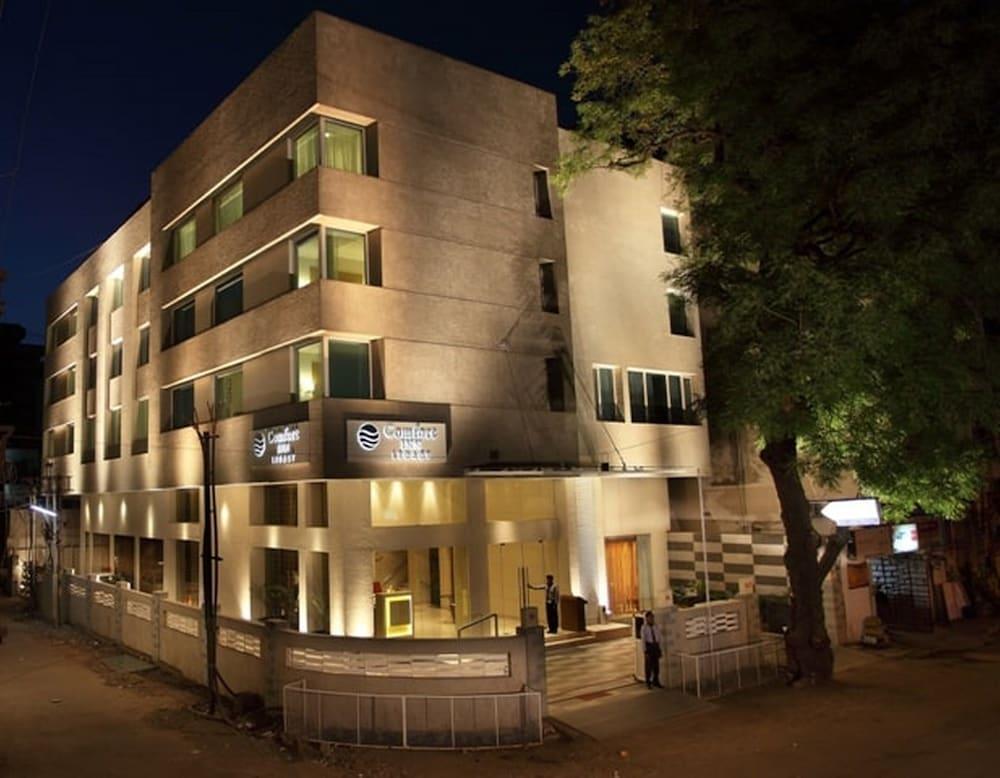 ראג'קוט Comfort Inn Legacy מראה חיצוני תמונה