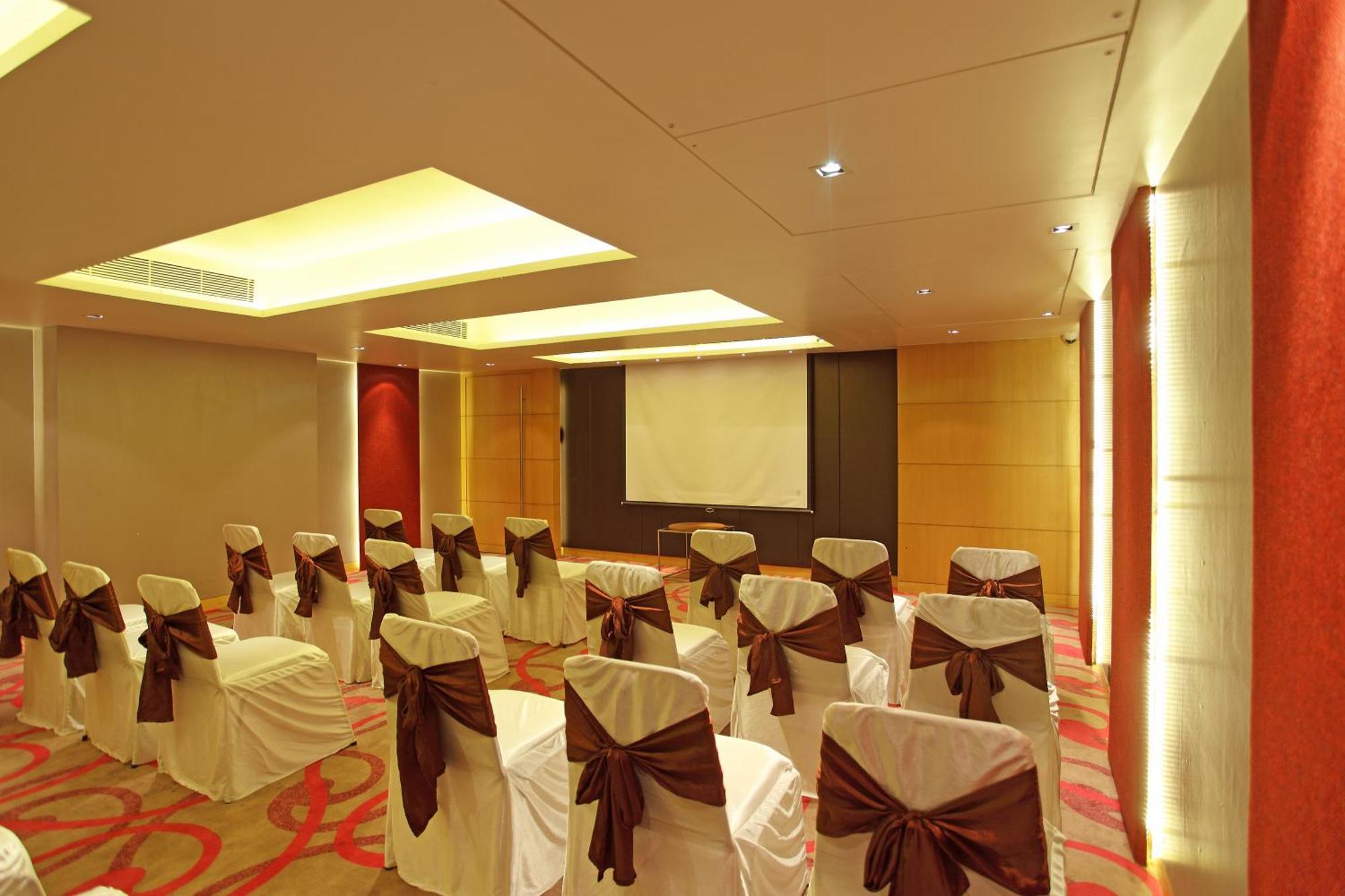 ראג'קוט Comfort Inn Legacy עסק תמונה