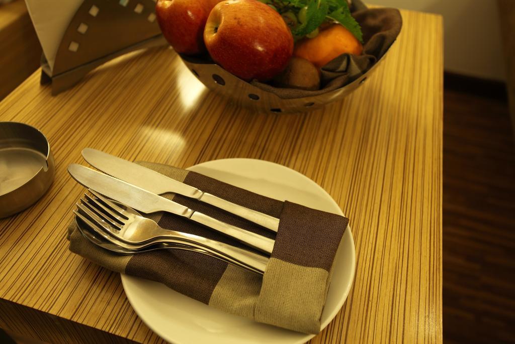 ראג'קוט Comfort Inn Legacy מראה חיצוני תמונה