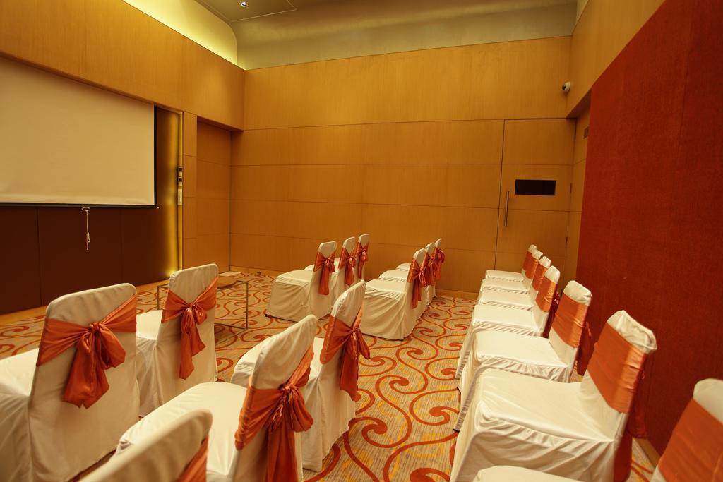 ראג'קוט Comfort Inn Legacy מראה חיצוני תמונה
