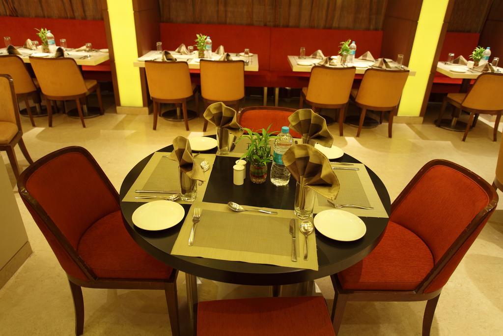 ראג'קוט Comfort Inn Legacy מראה חיצוני תמונה