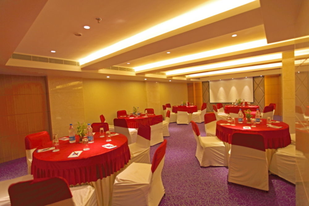 ראג'קוט Comfort Inn Legacy מראה חיצוני תמונה