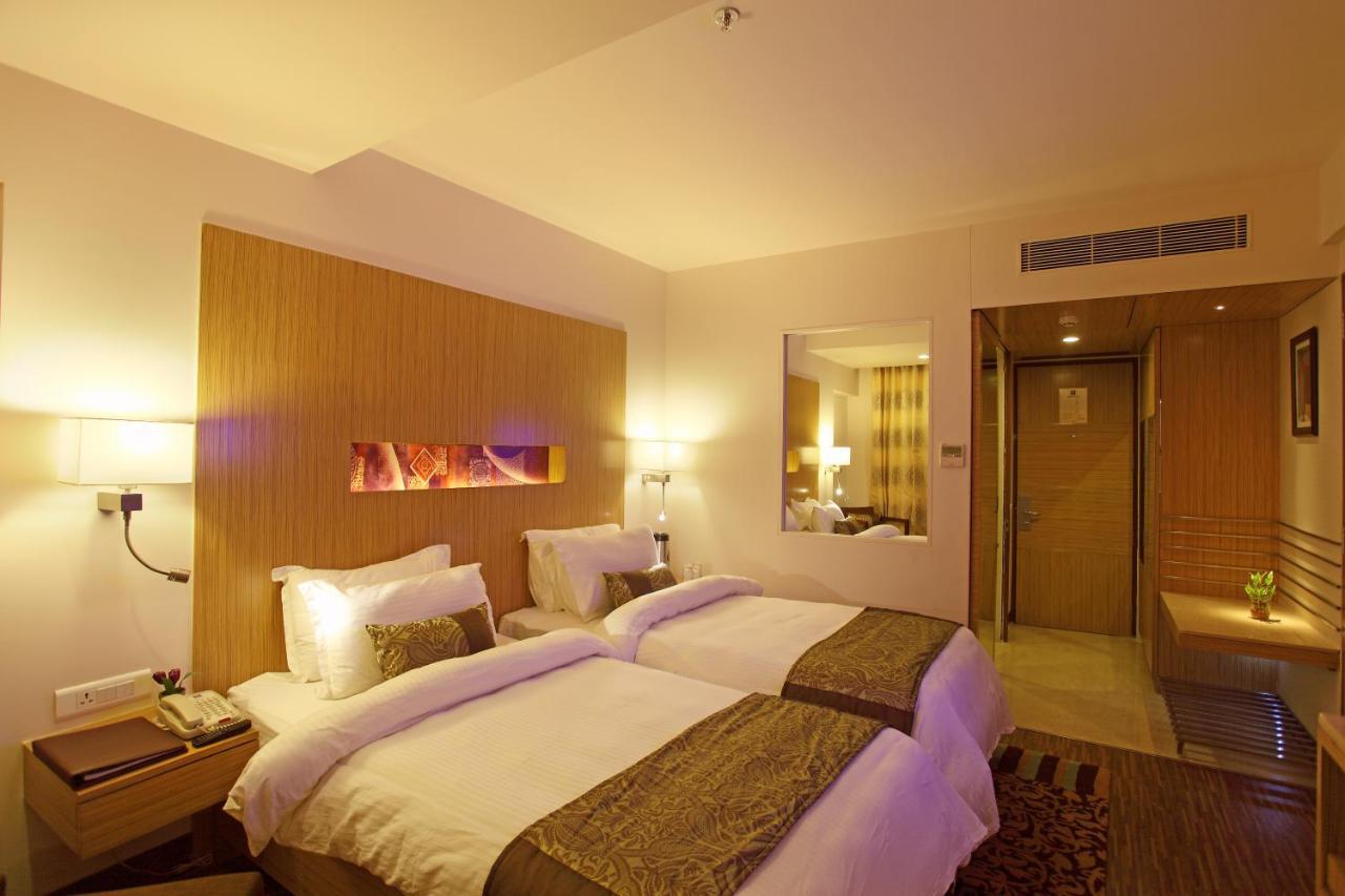 ראג'קוט Comfort Inn Legacy מראה חיצוני תמונה
